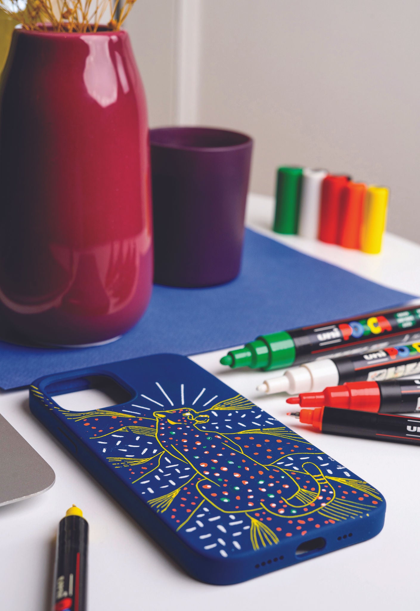 Telefono con Uniposca